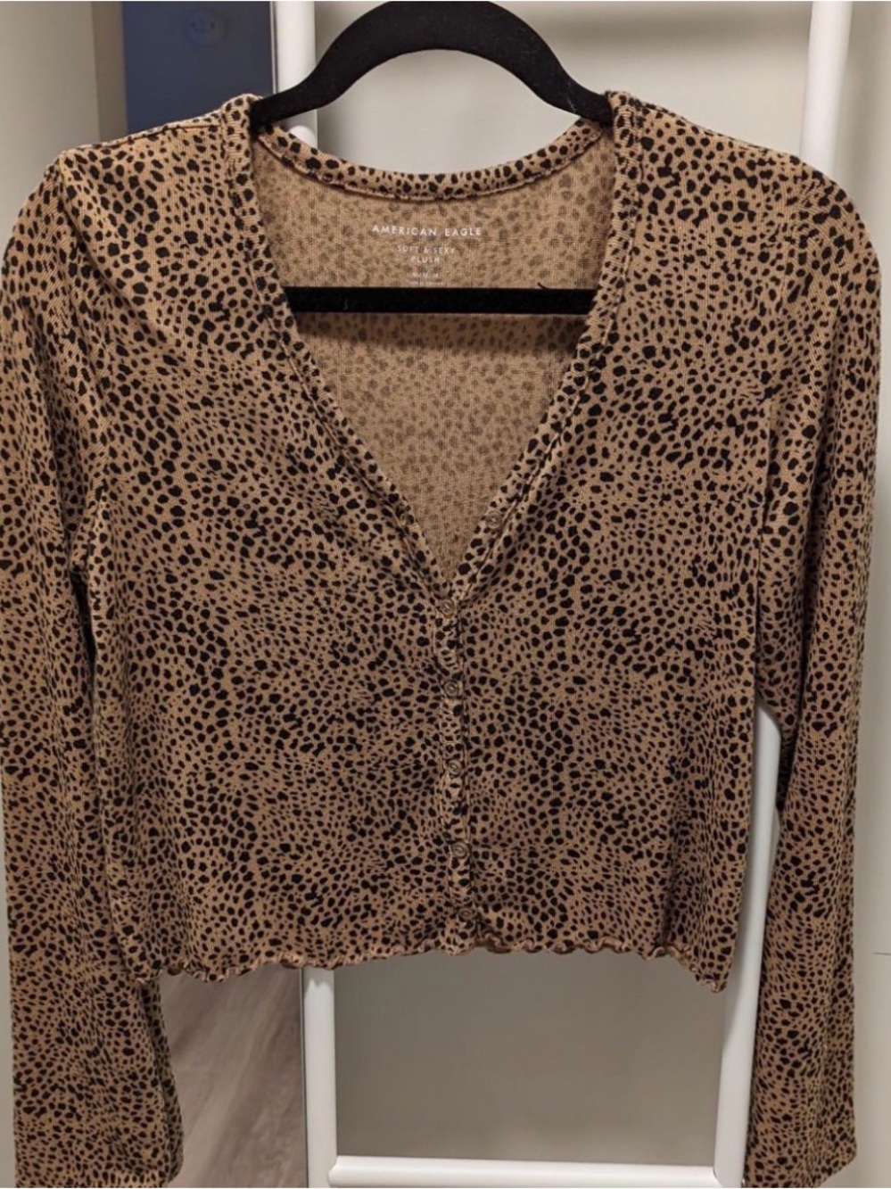 American Eagle  very soft Tan & Black Leopard Print Cropped Button-Front Top